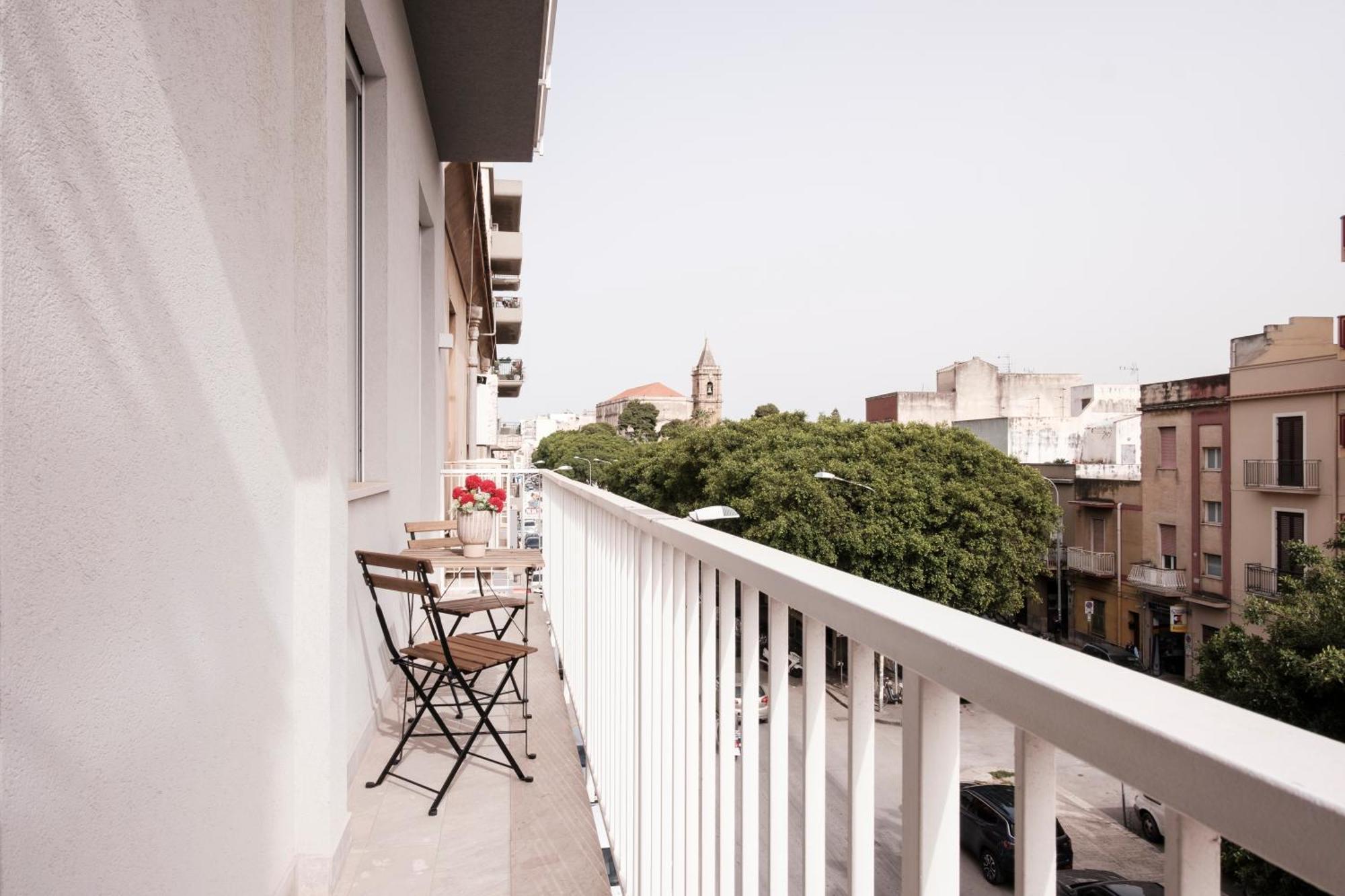 Pepoli Deluxe - Exclusive Apartment - Free Parking Trapani Extérieur photo